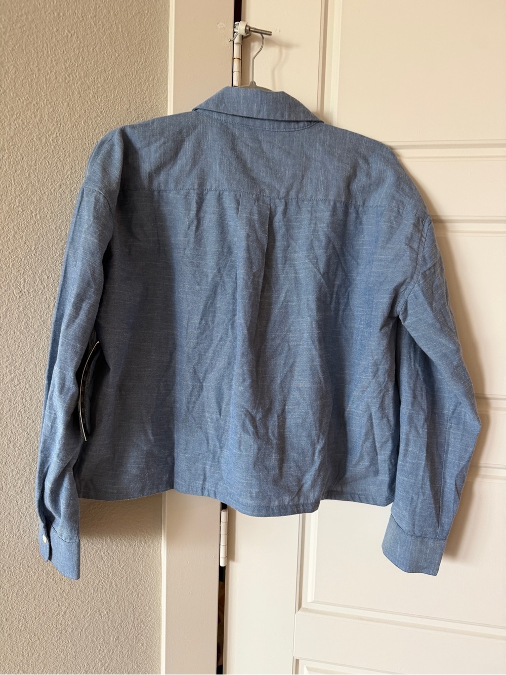 New Tuckernuck Chambray Denim Embellished Cropped Jasper Button Down size small - Picture 11 of 13
